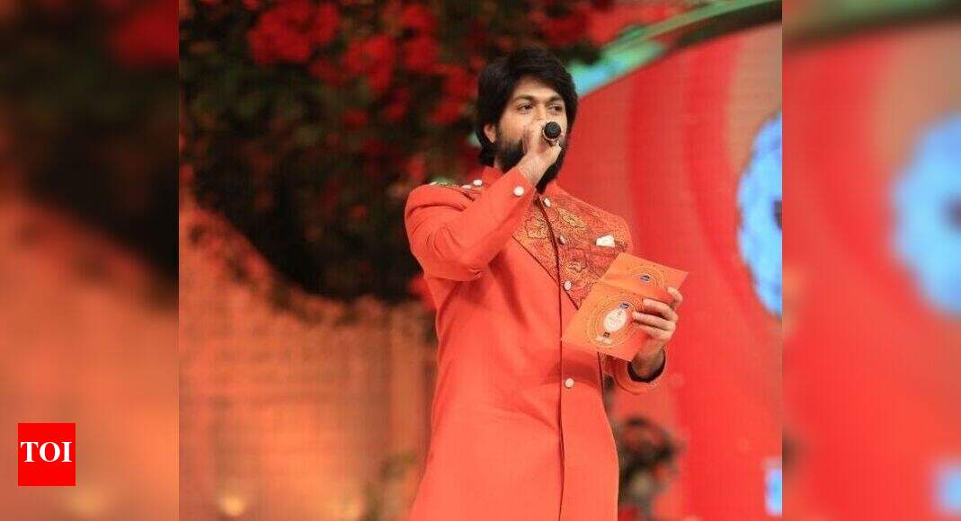 Sandalwood actors attend television awards function Times of India