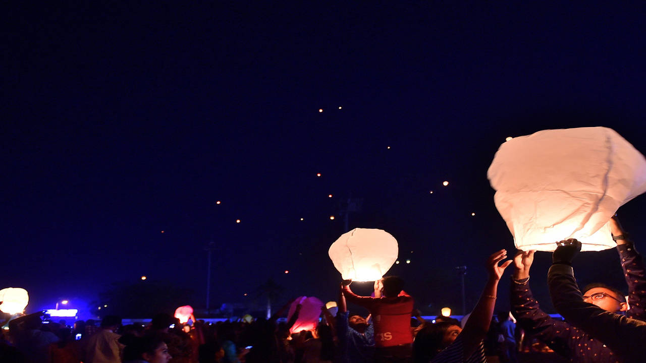 Pingxi Sky Lantern Festival 平溪天燈節 - ORPHANED NATION