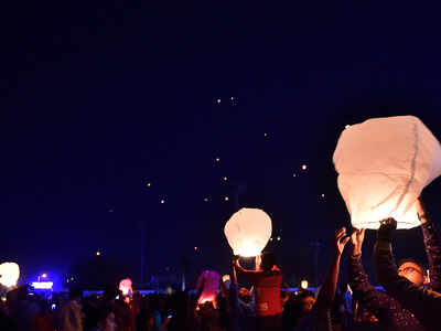 Sari-Sari - Sky Lanterns 01&02 (bento) | 2 new bento couples… | Flickr