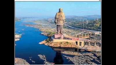 Modi unveils world's tallest statue, extols Sardar's courage