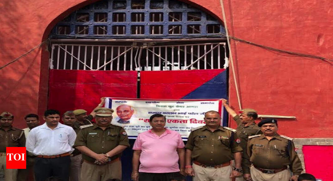 Agra district jail releases 5 inmates on National Unity Day Agra News