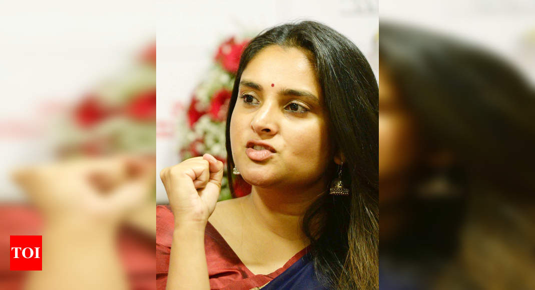 Divya Spandana Twitter Bjp Slams Ramya Aka Divya Spandana S Objectionable Tweet On Pm Modi