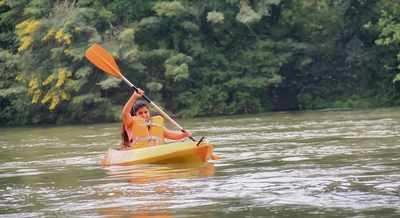 Twin cities wake up to a surprise kayaking event