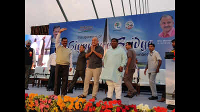 Delhi CM Arvind Kejriwal opens Signature Bridge for public