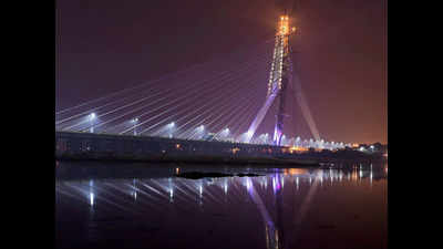 Signature Bridge: A new tourist destination, double the height of Qutub Minar