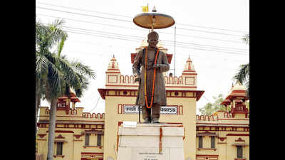 BHU debars 11 students from taking admission for protest