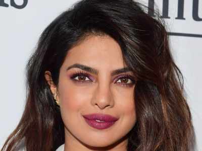 Priyanka Chopra's 'Pahuna' to hit the screens on December 7 | Hindi ...