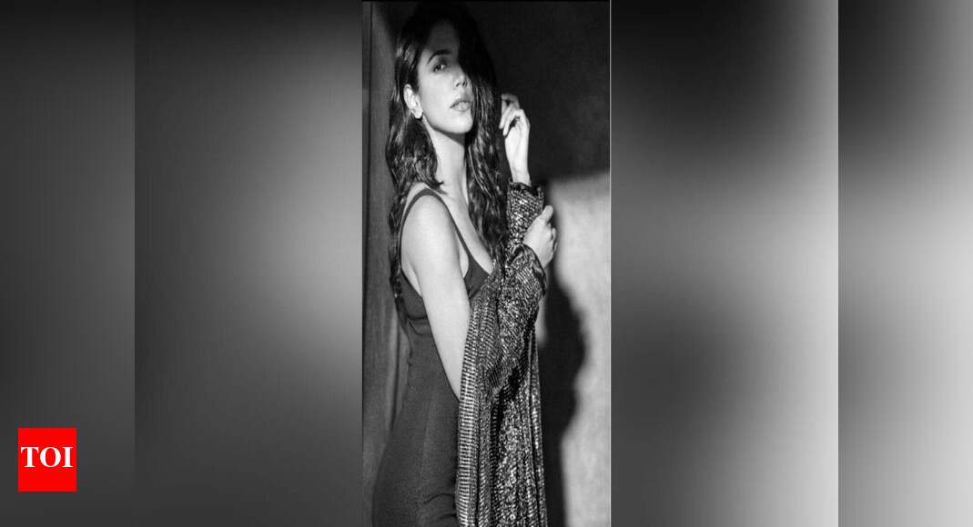 Shriya Pilgaonkar's latest photoshoot will make you weak in the knees