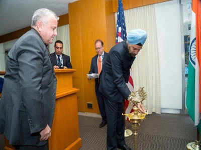 Top Indian, US diplomats celebrate Diwali at State Department