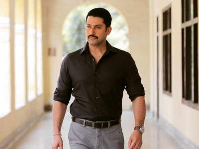 Aftab Shivdasani reveals his look from his comeback film 'Setters'