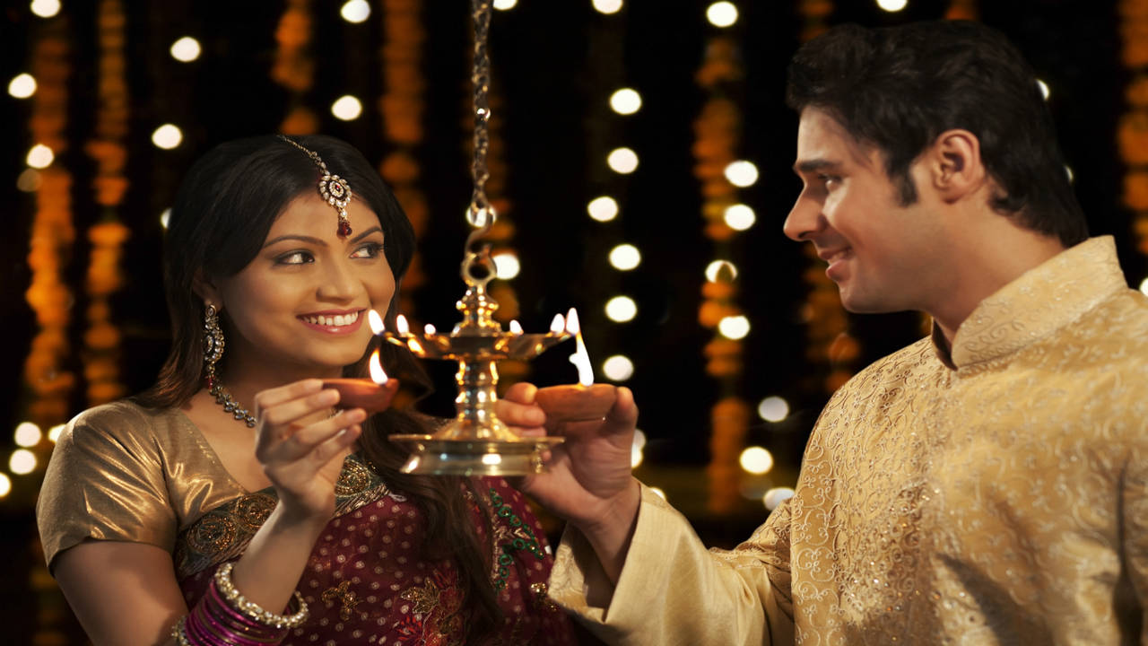 10 Must Do Things For Your First Diwali After Marriage