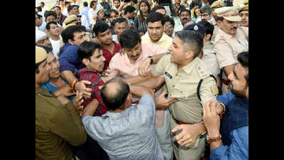 AAP MP alleges police inaction, demands FIR against Delhi BJP chief Manoj Tiwari
