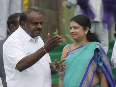 Karnataka CM, wife to script history by entering assembly together