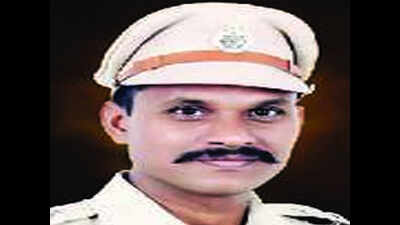 Maharashtra sub-inspector mowed down by liquor smugglers
