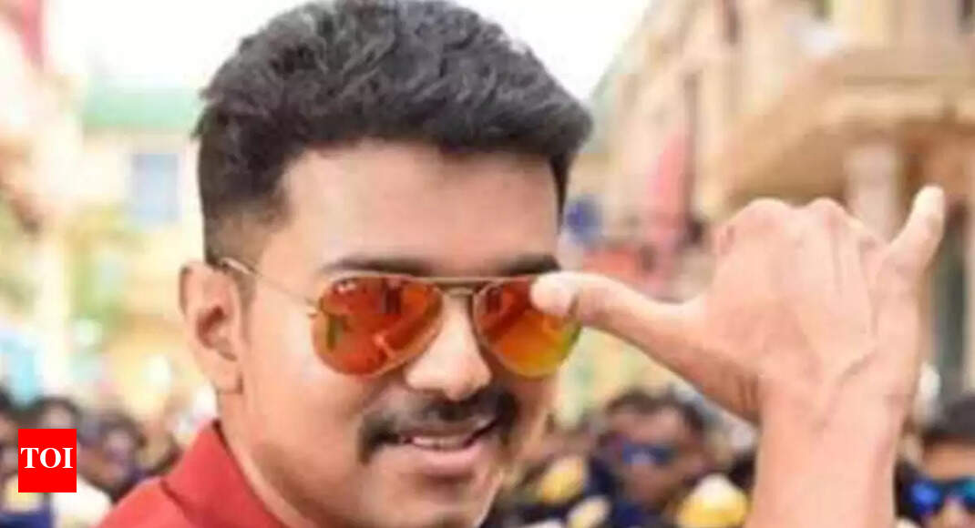 Sarkar issue ends, one scene from Vijay-starrer removed and controversial dialogues muted in two places - Times of India