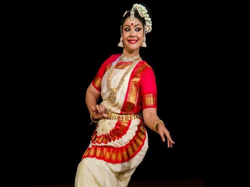 Rekha Raju, Arpita Banerjee perform in Bengaluru | Events Movie News -  Times of India