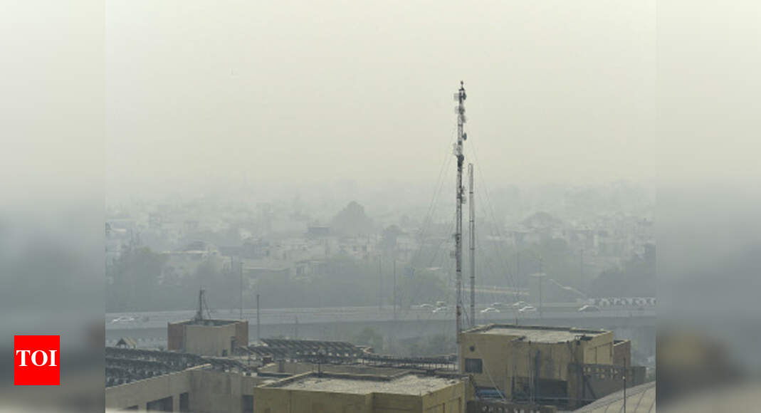 Delhi Air: Delhi's air quality moves from 'severe' to 'very poor ...
