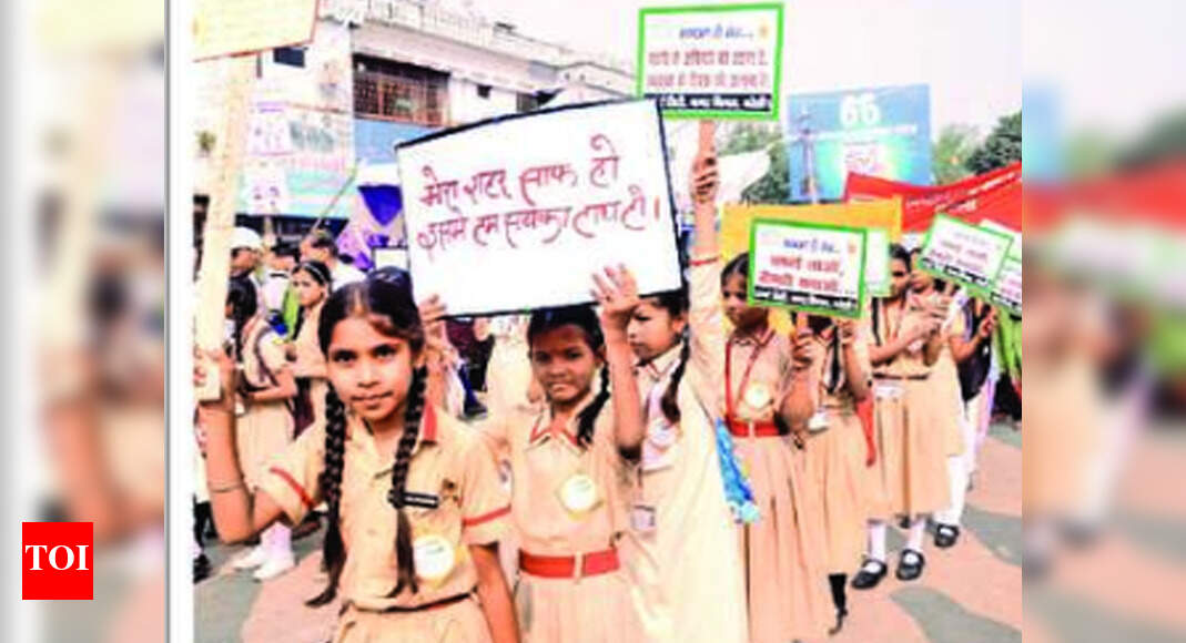 Cleanliness awareness rally throws traffic out of gear in Bareilly ...