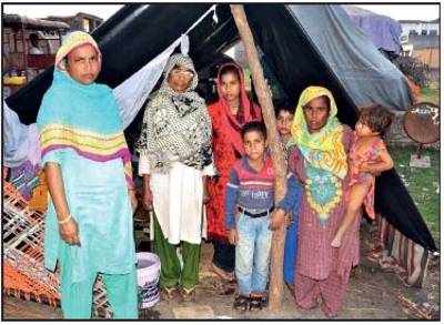 Aligarh: Kin of men shot in encounter live in tent