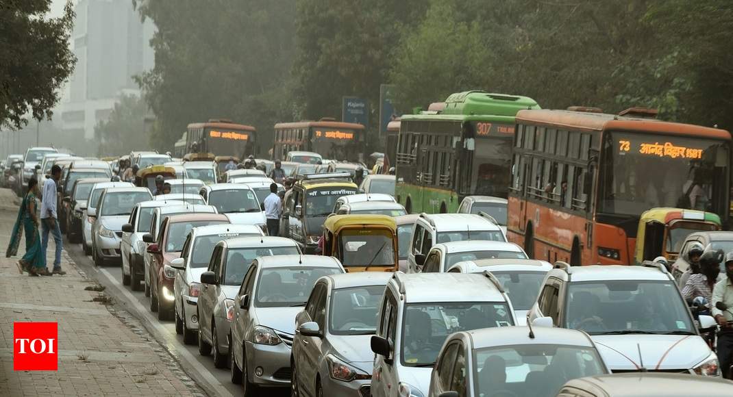 Traffic jam in Delhi today: Delhi witnesses traffic snarls due to ...