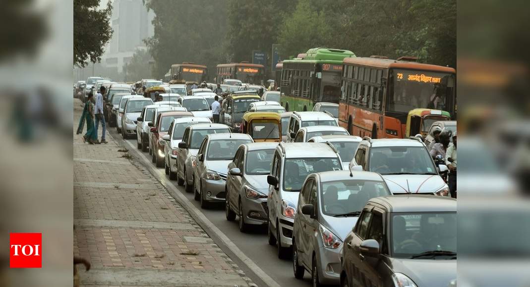 Traffic jam in Delhi today: Delhi witnesses traffic snarls due to ...