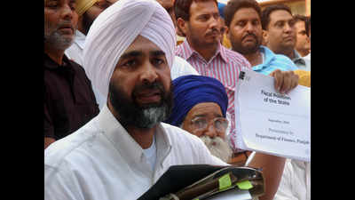 Punjab minister lends voice to Congress loan waiver vow