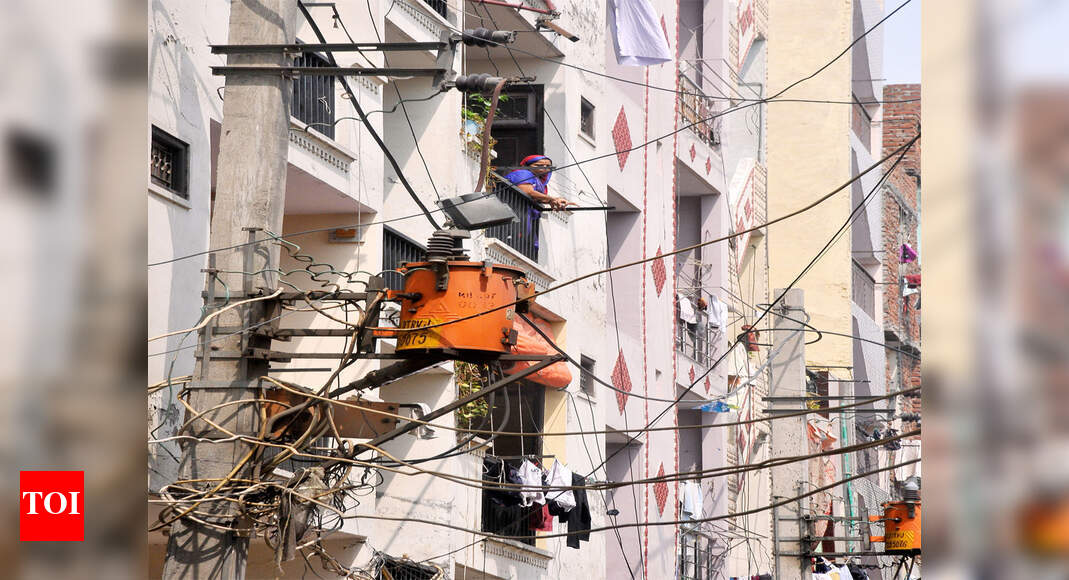 Electrocuted: Electrician dies after coming in contact with high ...