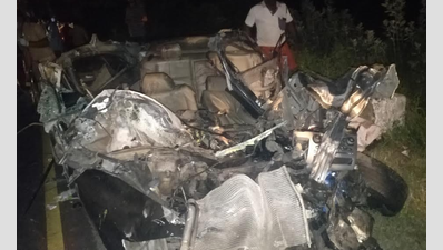 Five youths die as car collides with bus near Chennai