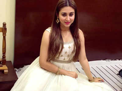 Actress Oindrila Sen thanks her fans for their support
