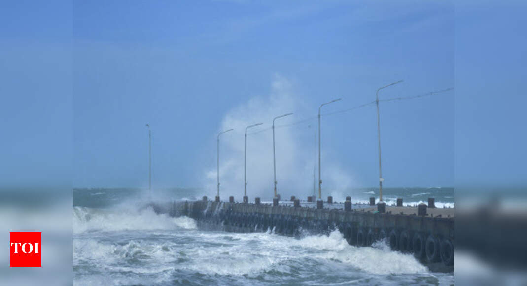Gaja cyclone Tamil Nadu: Cyclone 'Gaja' crosses coast, rainfall pounds ...