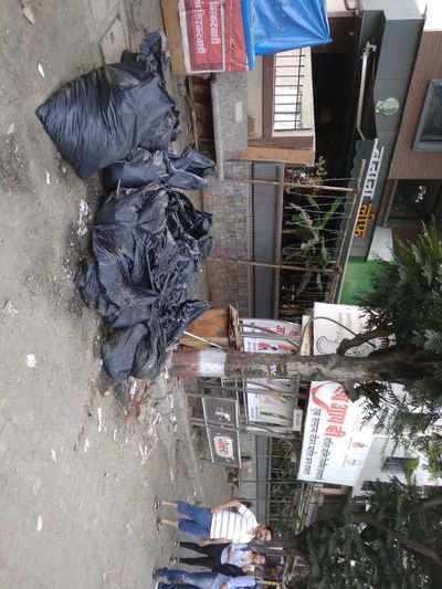 Hotel Banana Leaf dumping Garbage at the bus stop