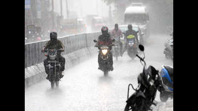 Rain lashes Salem, Erode districts affecting normalcy