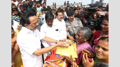 Stalin visits cyclone Gaja-hit fishing hamlets in Nagapattinam, distributes essential commodities