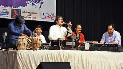 An evening of shayari and ghazals in Lucknow