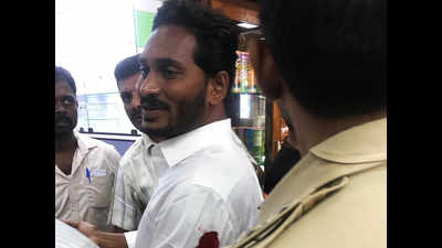 Jaganmohan Reddy attacker had two more knives: YSR Congress
