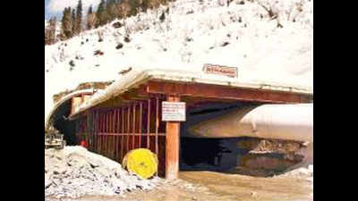 Locals collect funds to open Rohtang after BRO says no