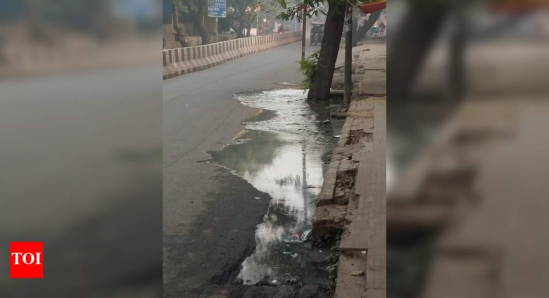 Leakage in sewer line - Times of India