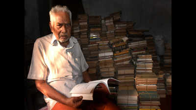 1,700 books: Kolkata chronicler’s parting gift to the city he loved