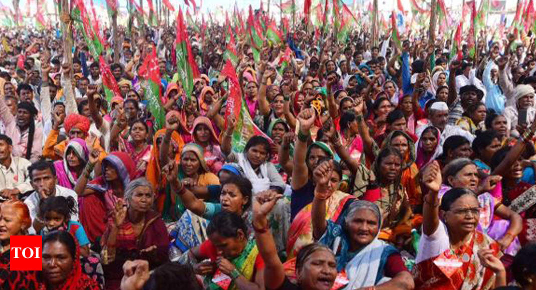 Maharashtra farmers protest: Devendra Fadnavis says land rights claims will be settled | Mumbai News - Times of India