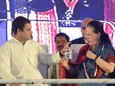 X \ Telangana Youth Congress على X: Smt.Sonia Gandhi has led the Congress  Party with grace and dignity. Her contribution to the party and the nation  is immense. We in the Congress