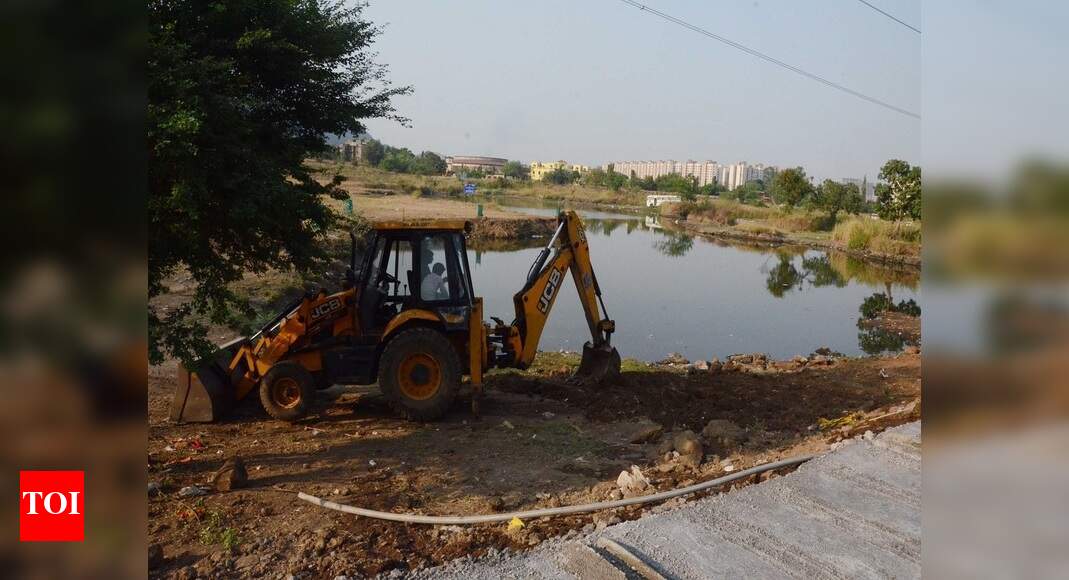 Debrisladen Kharghar water body spells bad news for migratory birds Navi Mumbai News Times