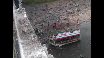 Nine killed, 40 injured in bus accident in Himachal