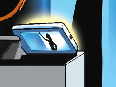 Kerala woman wins battle against fake nude pictures | Kochi News
