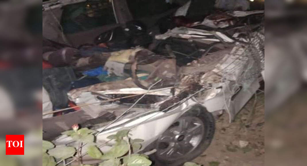 Four killed in road mishap in Kanpur | Kanpur News - Times of India