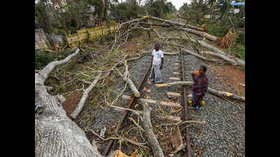 Central team begins inspection in cyclone-hit Nagapattinam district