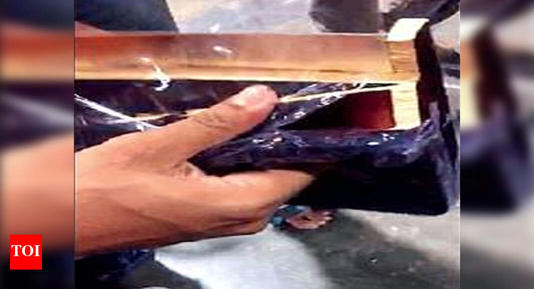 seized-gold-21-kg-gold-152-kg-silver-sent-as-household-items-by-air