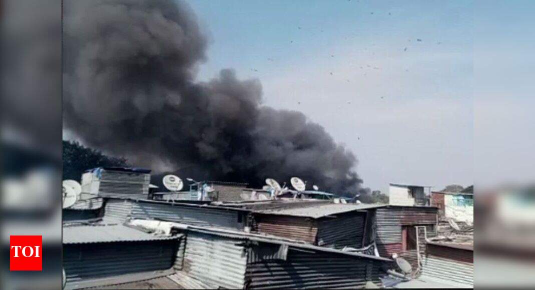 Fire in Pune Fire breaks out in Pune slum, fire engines rushed to the