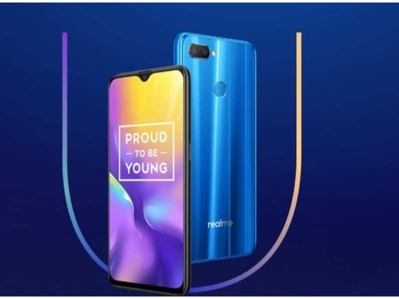 ​Front camera: With 25MP camera, Realme U1 leads. Xiaomi Note 6 Pro is the only one with dual-front camera