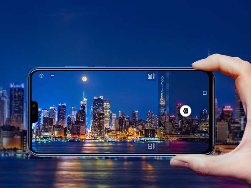 ​Rear camera: Honor 8X leads with 20MP