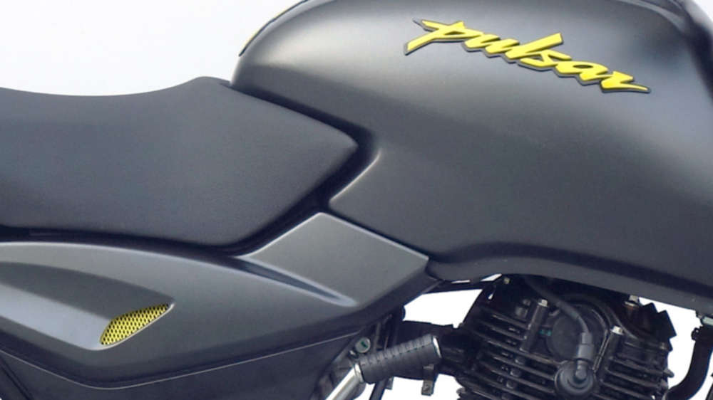 pulsar 150 matte black